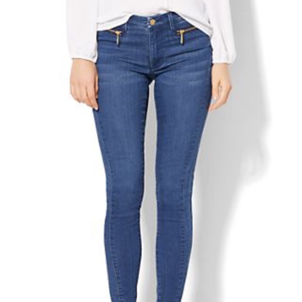 ❗️New York & Company Soho Jeans‼️
