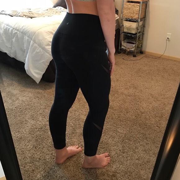 **SOLD** Lululemon Mesh Legging - Picture 4 of 4