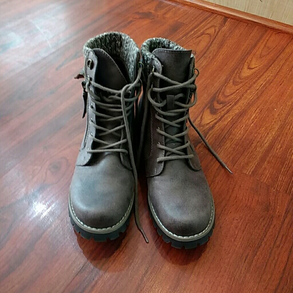 Almost new ankle boots