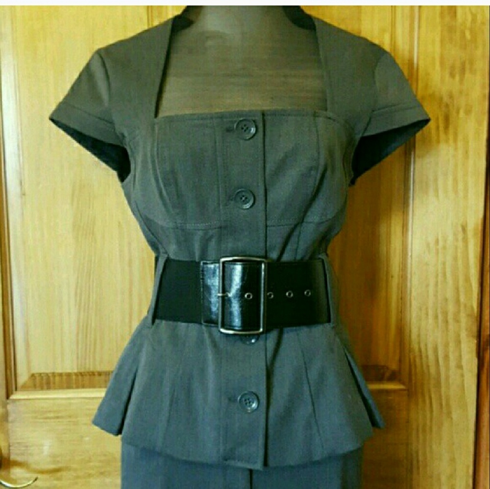 Gray dress jacket short sleeve belt not included