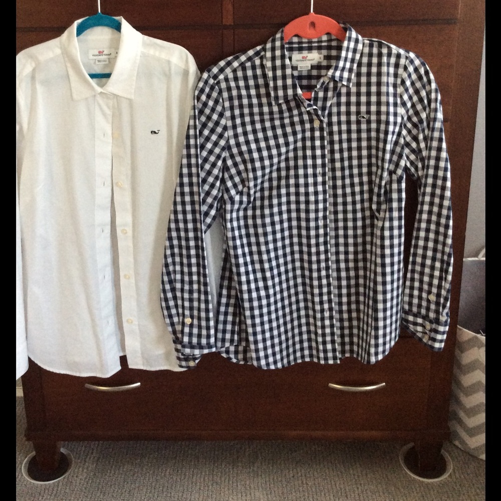 2 vineyard vines button downs