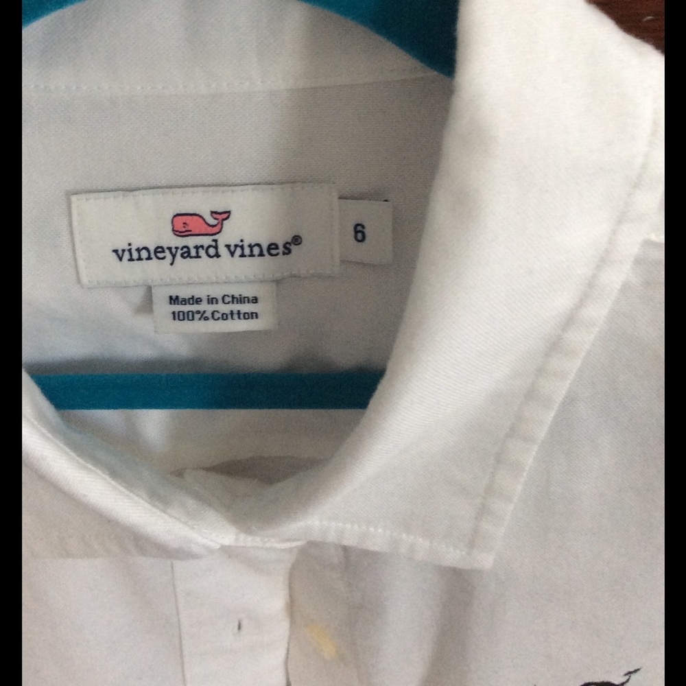 2 vineyard vines button downs - Picture 2 of 3