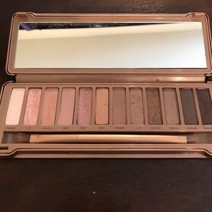 Naked 3 pallet
