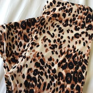 Lularoe cheetah leggings!