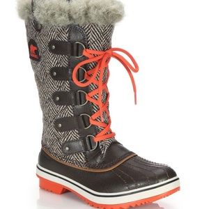 Sorel Tofino boots