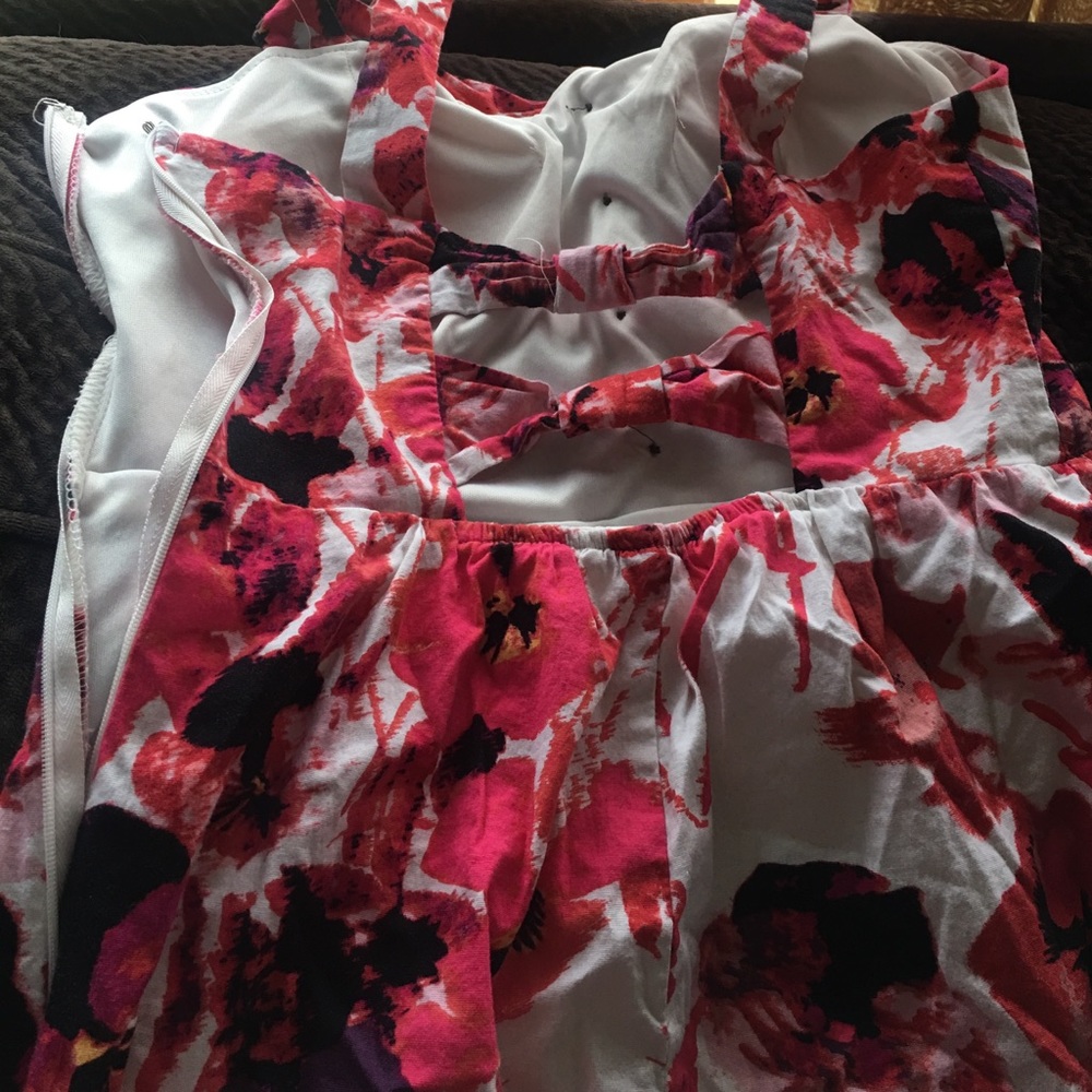 Dress - Picture 3 of 3
