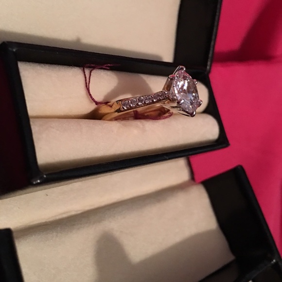 Ring - Picture 2 of 2