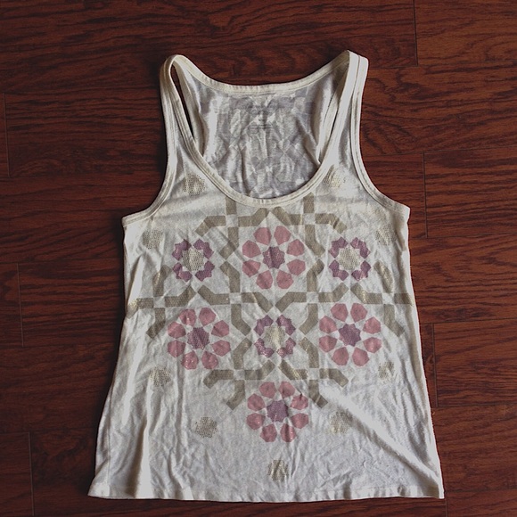 American Eagle Outfitters Tops - 🌷3/$10 • American Eagle • Geometrical Tank