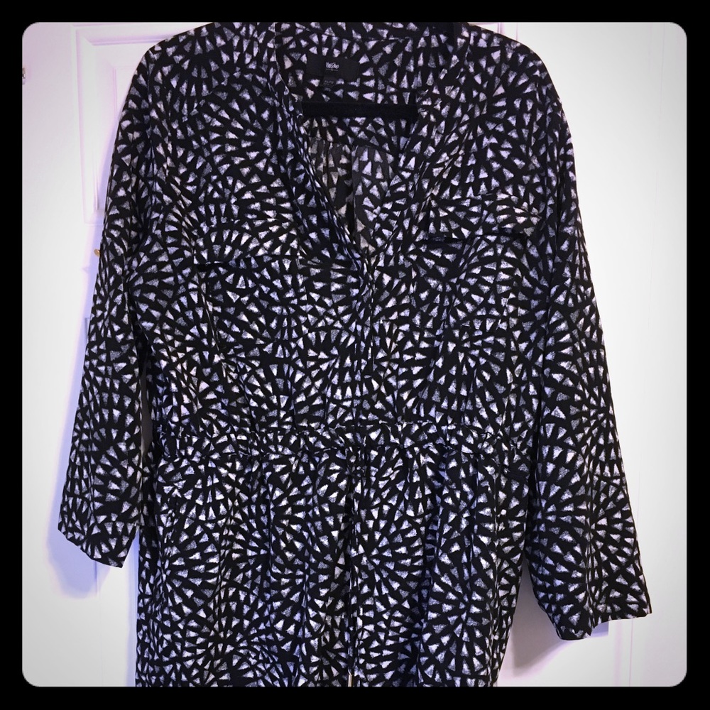 Patterned Dress with tie at waist