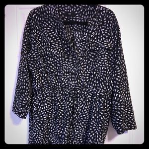 Patterned Dress with tie at waist