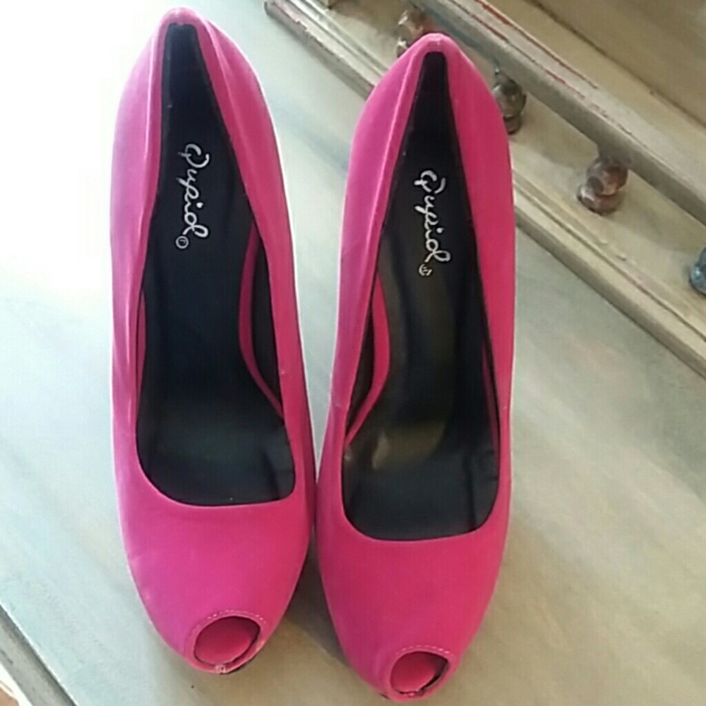 BEAUTIFUL, QUPID PINK STILETTOS SIZE 7 NWOT