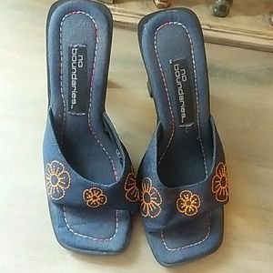 NWOT DENIM HEELED SANDALS SIZE 7