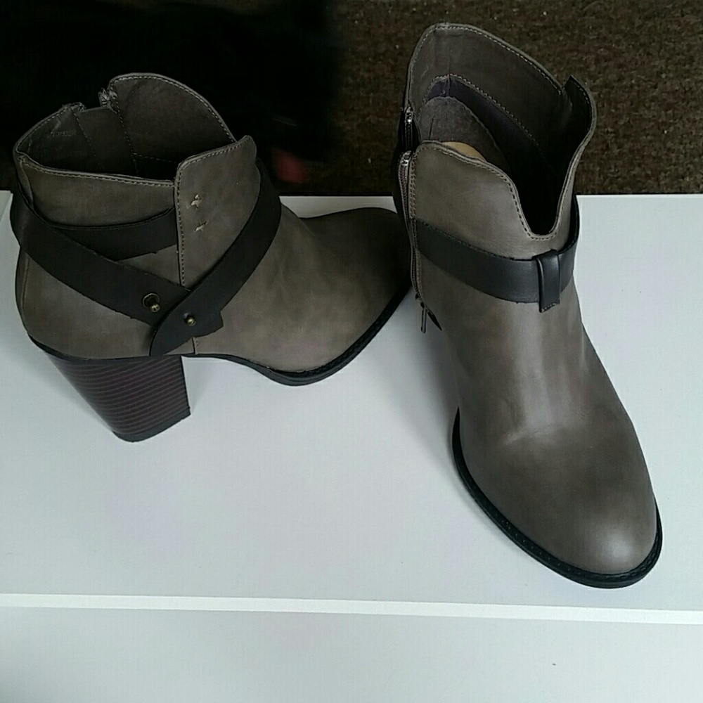 PRICE REDUCED Xoxo ankle booties