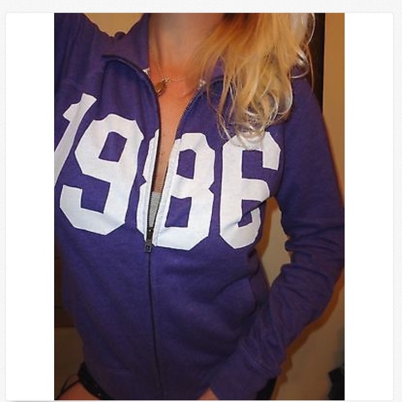 PINK Victoria's Secret Jackets & Blazers - VICTORIA'S SECRET Long Sleeve Sweatshirt Jacket! M