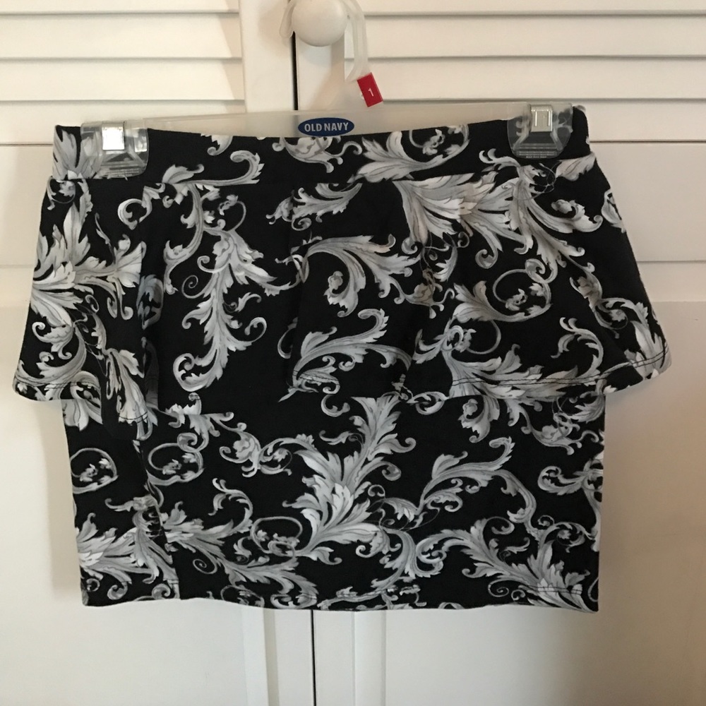 Jacquard print mini skirt with ruffle
