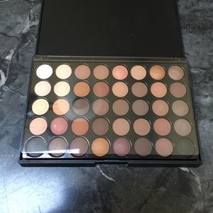 Eye shadow pallet & highlighter