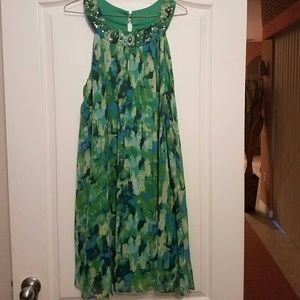 Sleeveless round neck Dress