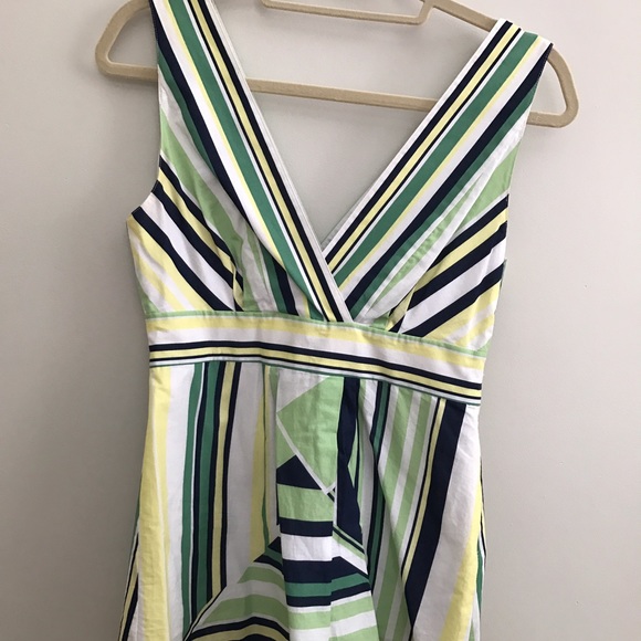 SALE! Nautica V-Neck Top - Picture 1 of 3