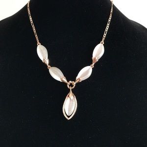 Rose color chain necklace-frosty stones