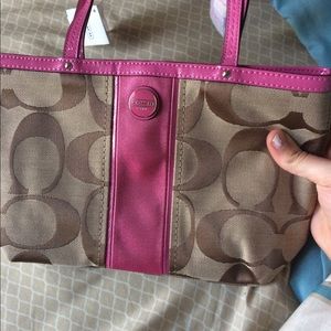AUTHENTIC NEW COACH PURSE WITH TAGS
