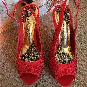 Society86 Red Sparkled Heels New Size 6 1/2