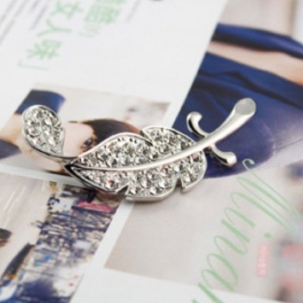 Crystal Feather Brooch - Picture 3 of 4