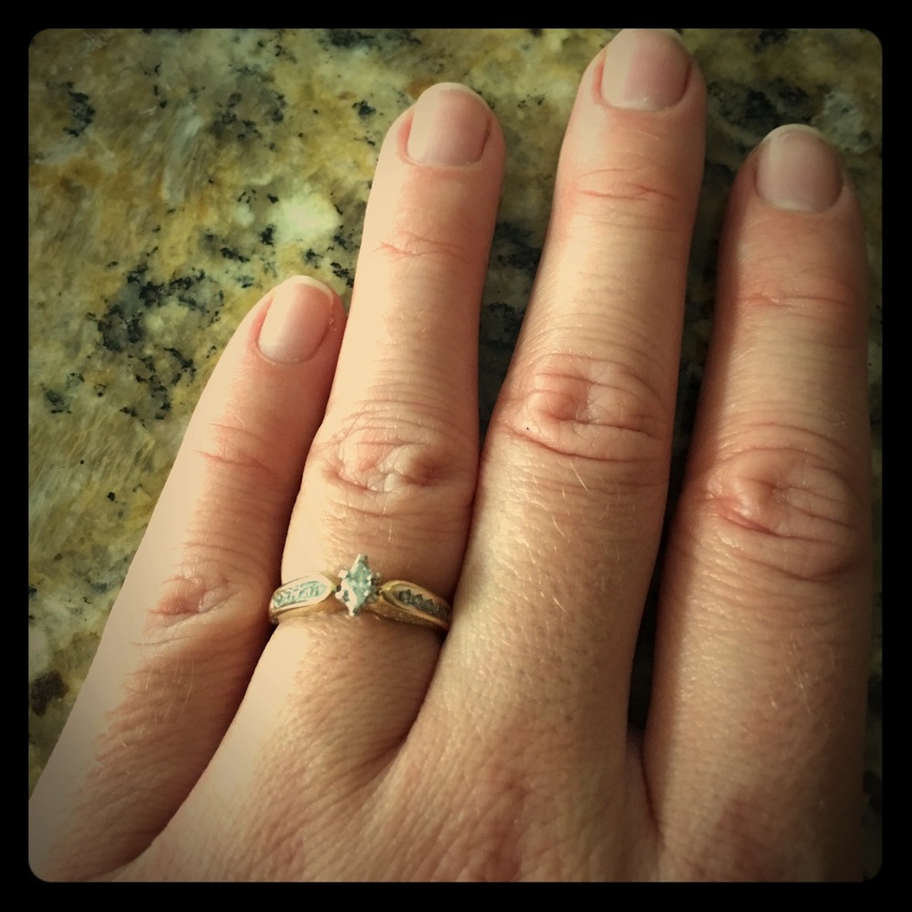 Women's promise or engagement ring 💍