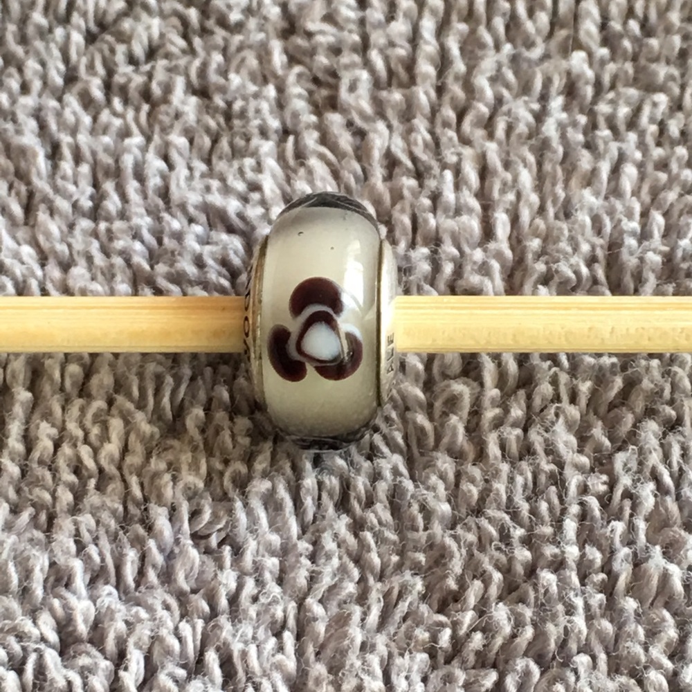 Authentic Pandora Murano Flowers for You Gray