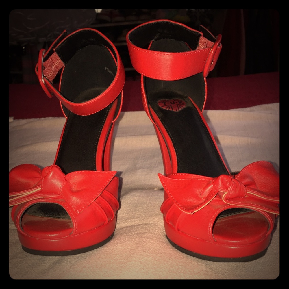 Red heels 👠