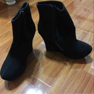 Wedge boots