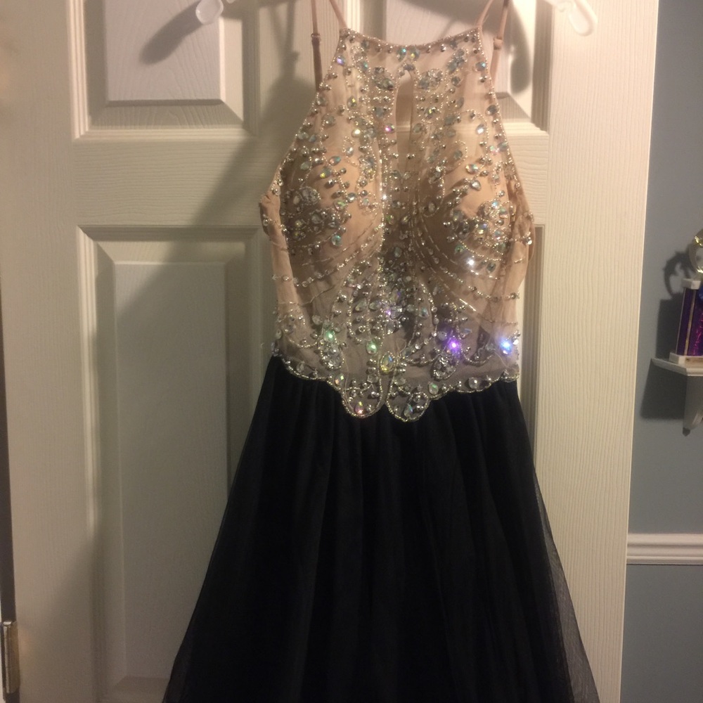 Dress - Picture 2 of 5