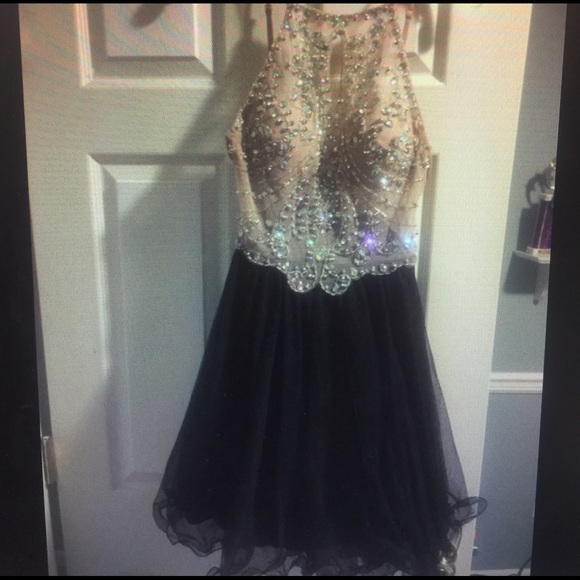 Dress - Picture 5 of 5