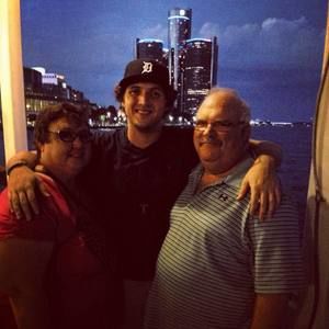 Meet your Posher, Dustin