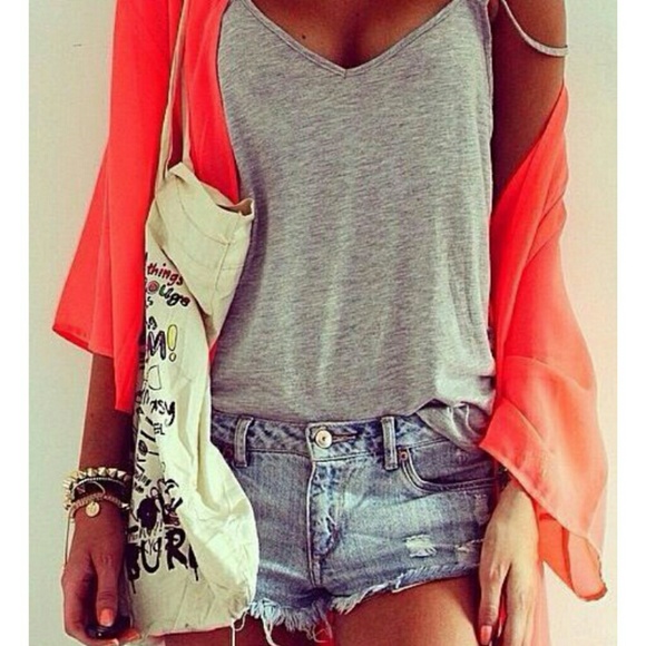 Abercrombie & Fitch Pants - 🔴Get the Look🔴Low Rise Distress Cut Off Shorts