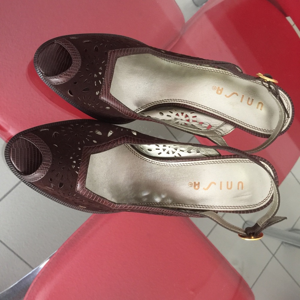 Unisa sandals