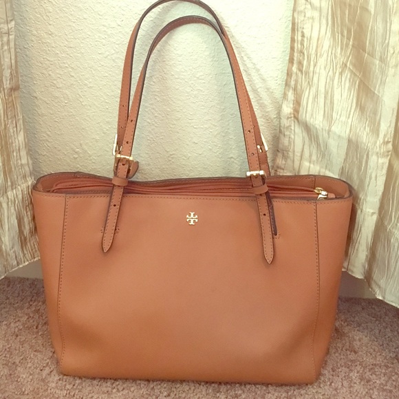 Tory Burch Handbags - Tory Burch York Saffiano Leather Tote Bag