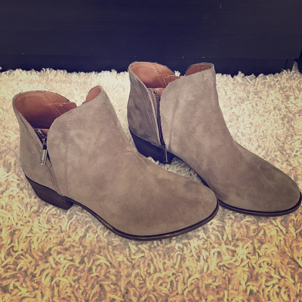 LUCKY SUEDE BOOTIES