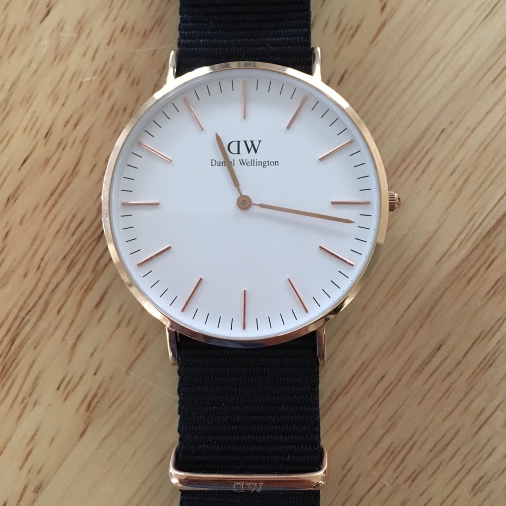 AUTH Rose Gold Daniel Wellington watch w/NATO band