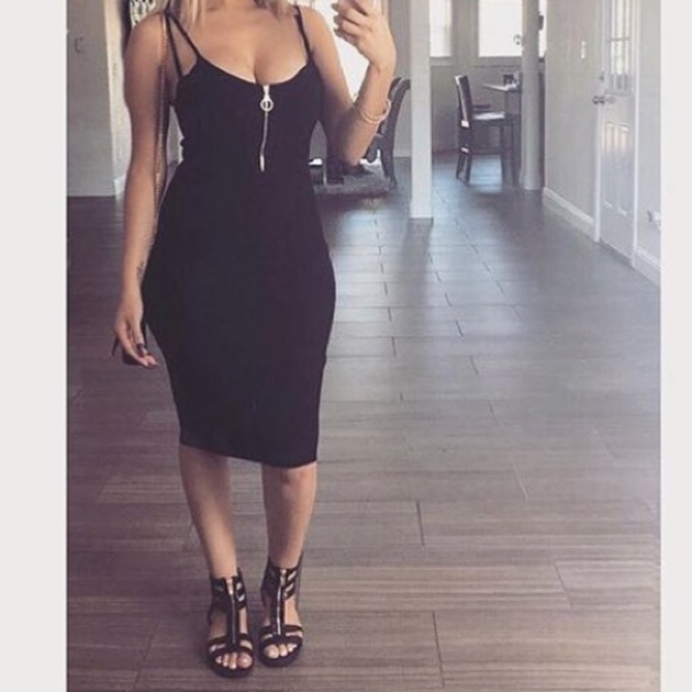 Hera Collection Ribbed Midi Dress.