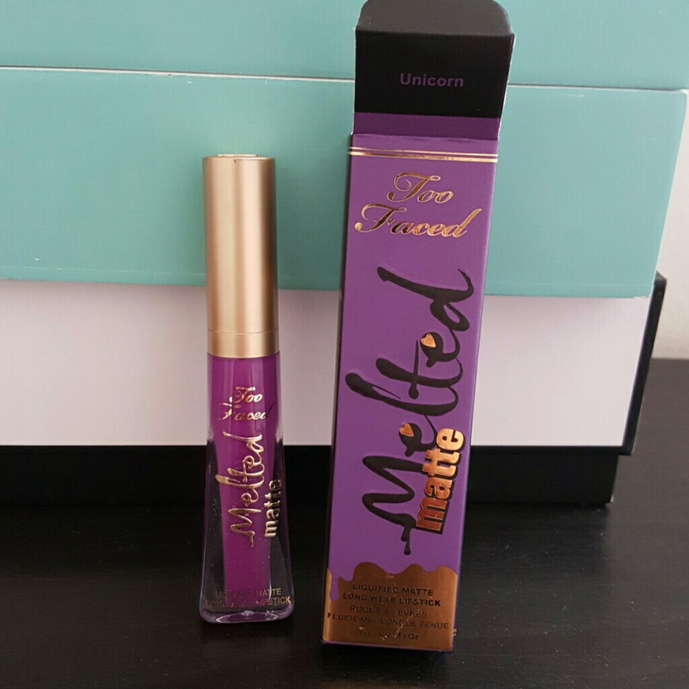 Too faced UNICORN matte lipst8ck
