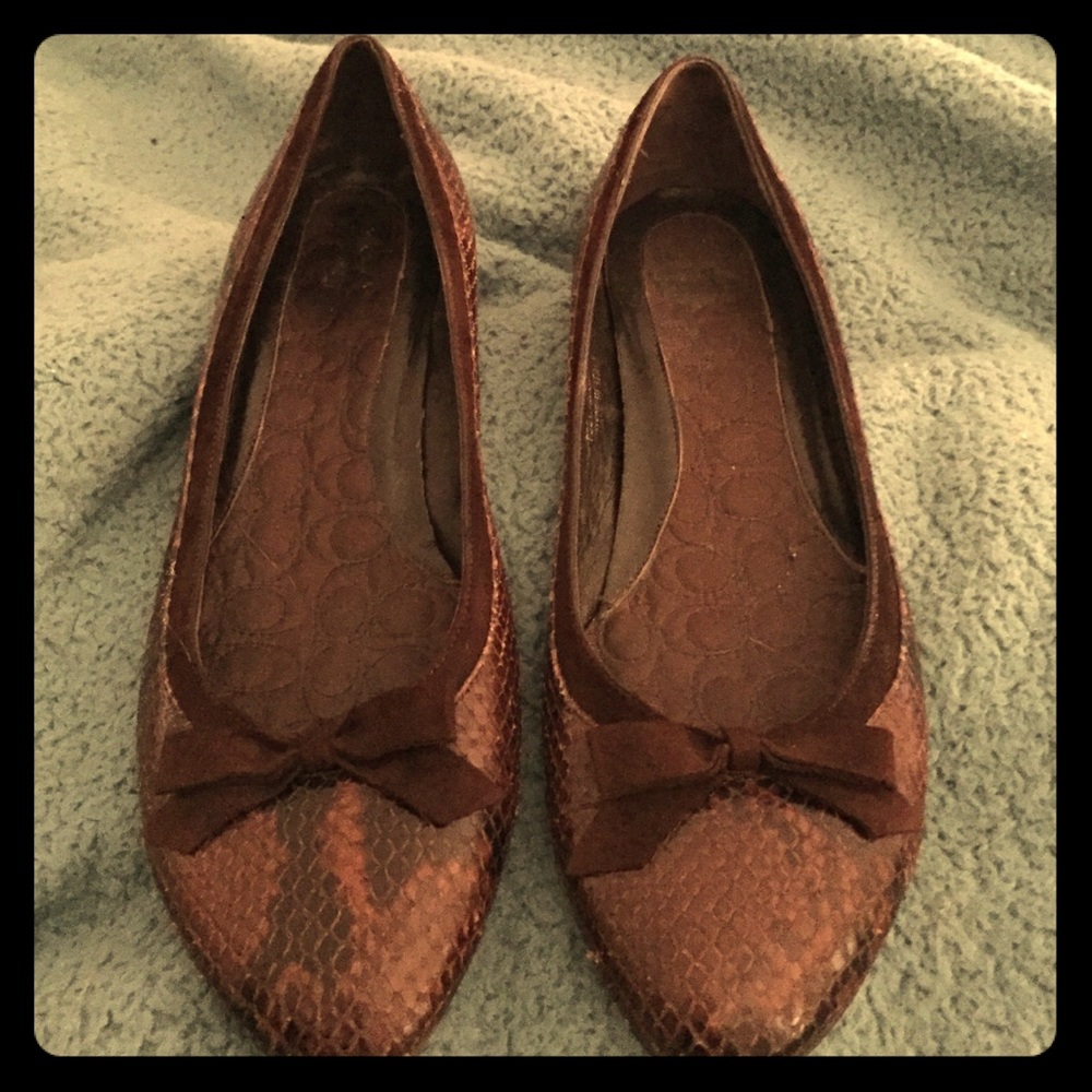 Super cute Coach shoes . Made in Italy 🇮🇹 Comfy