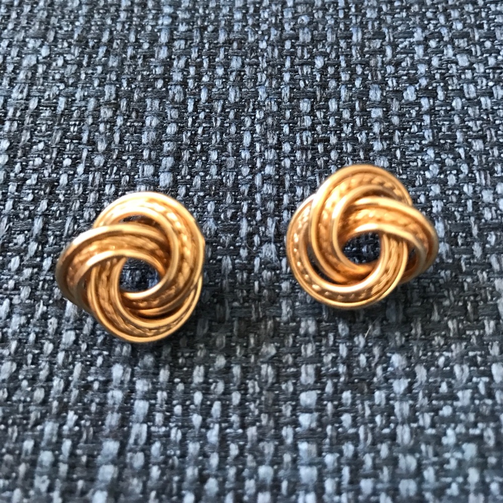 Gold earrings