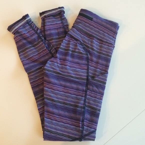 Lululemon size 4 Textured wave speed tights - Picture 4 of 4