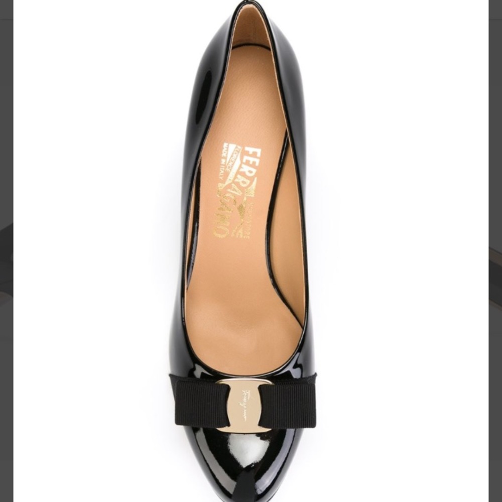Salvatore Ferragamo black "Carla" pumps