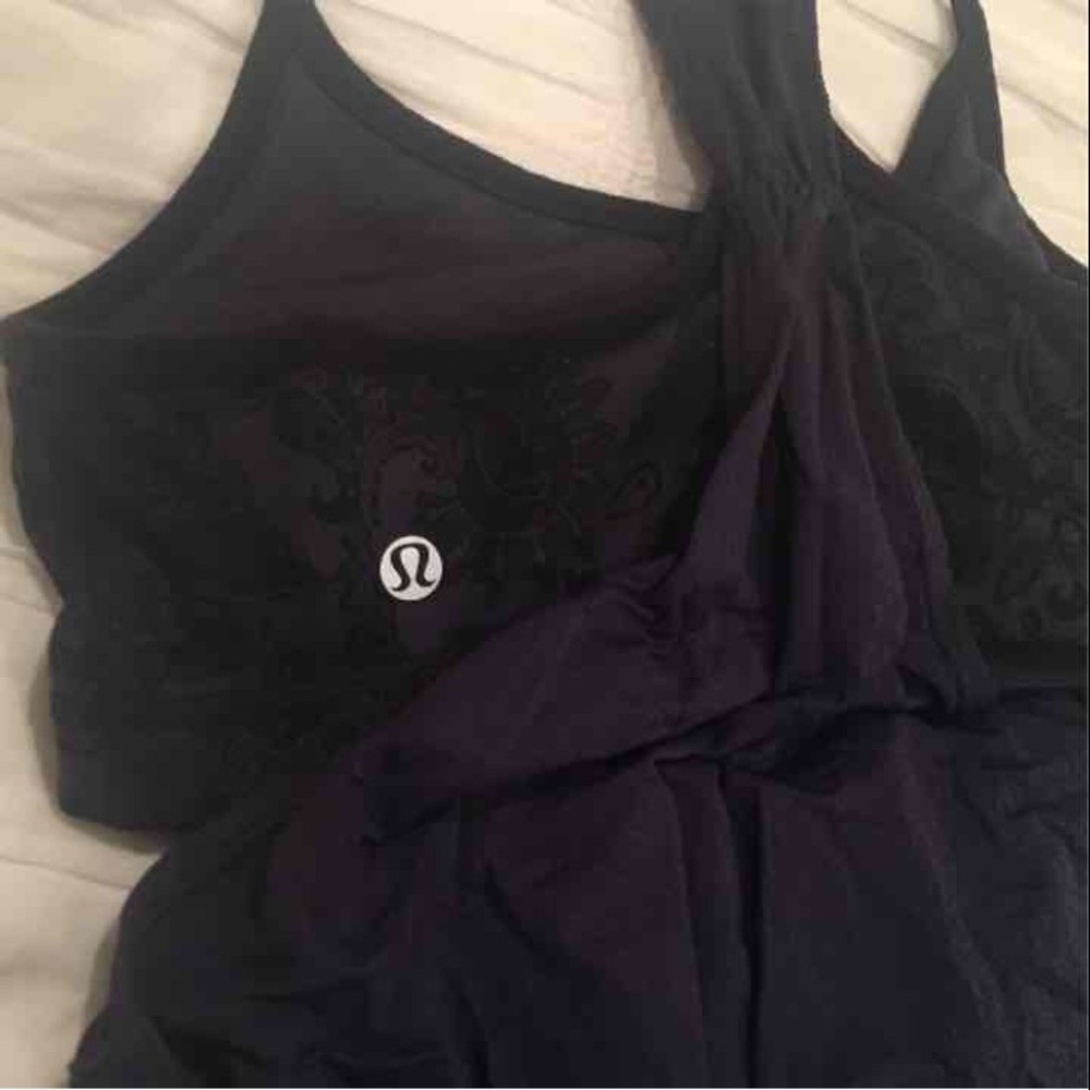 Lululemon fitness top size s