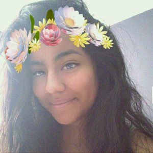 Meet your Posher, Crystal