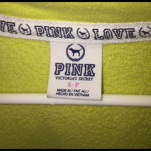 VS Pink - Picture 3 of 3