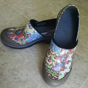 Cute Dansko Volley water resistant  rain clogs
