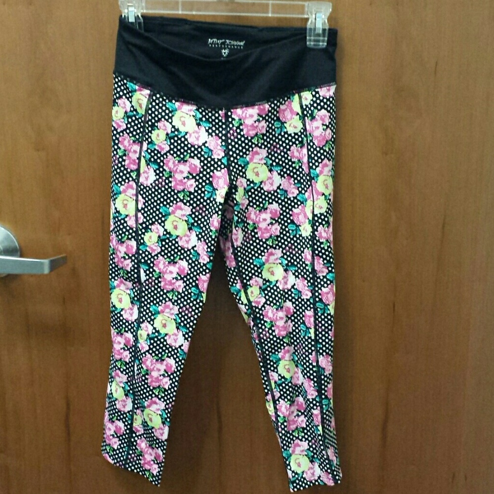 Betsey Johnson  Floral  Workout Capris