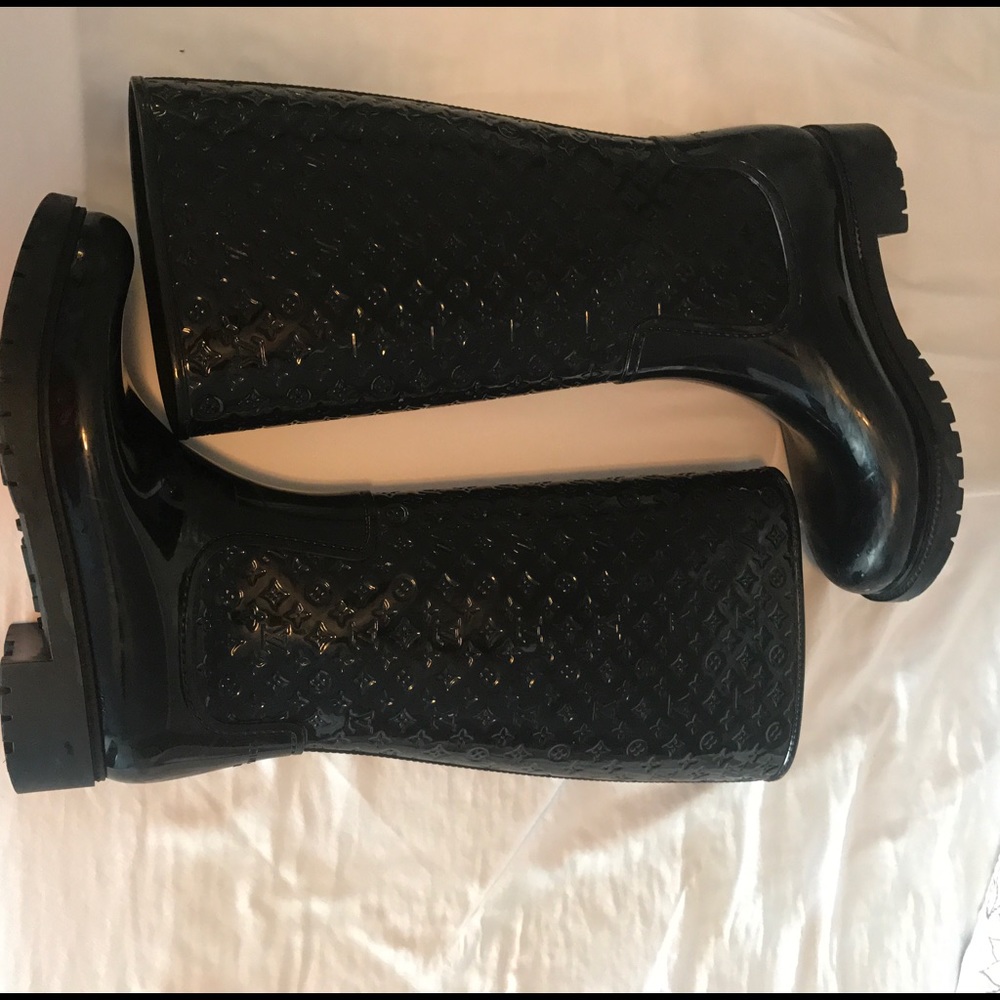 Louis Vuitton rain boots size 40